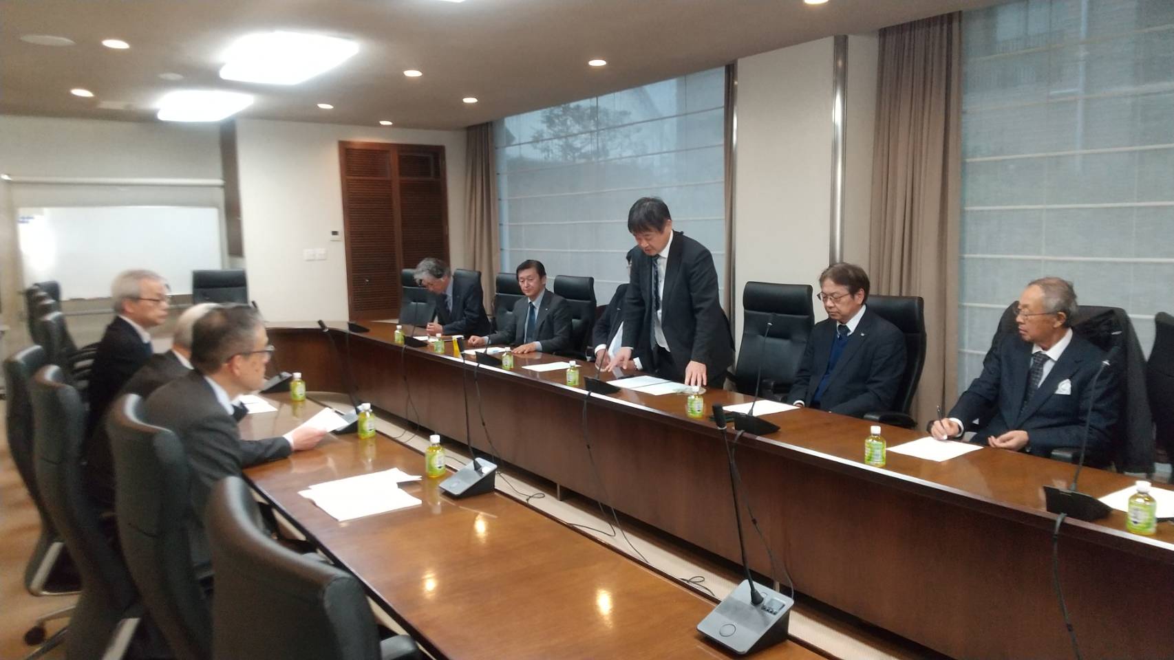 �S�^�N�A�ƌ����鎩�𑍘A�̑�\�i�E�j