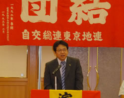 あいさつする城委員長=7月2日、栃木県・きぬ川ホテル三日月