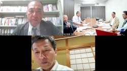 ZOOMを活用し遠方からも参加、終始和やかな懇談となった=4月22日、東京・自交共済事務所